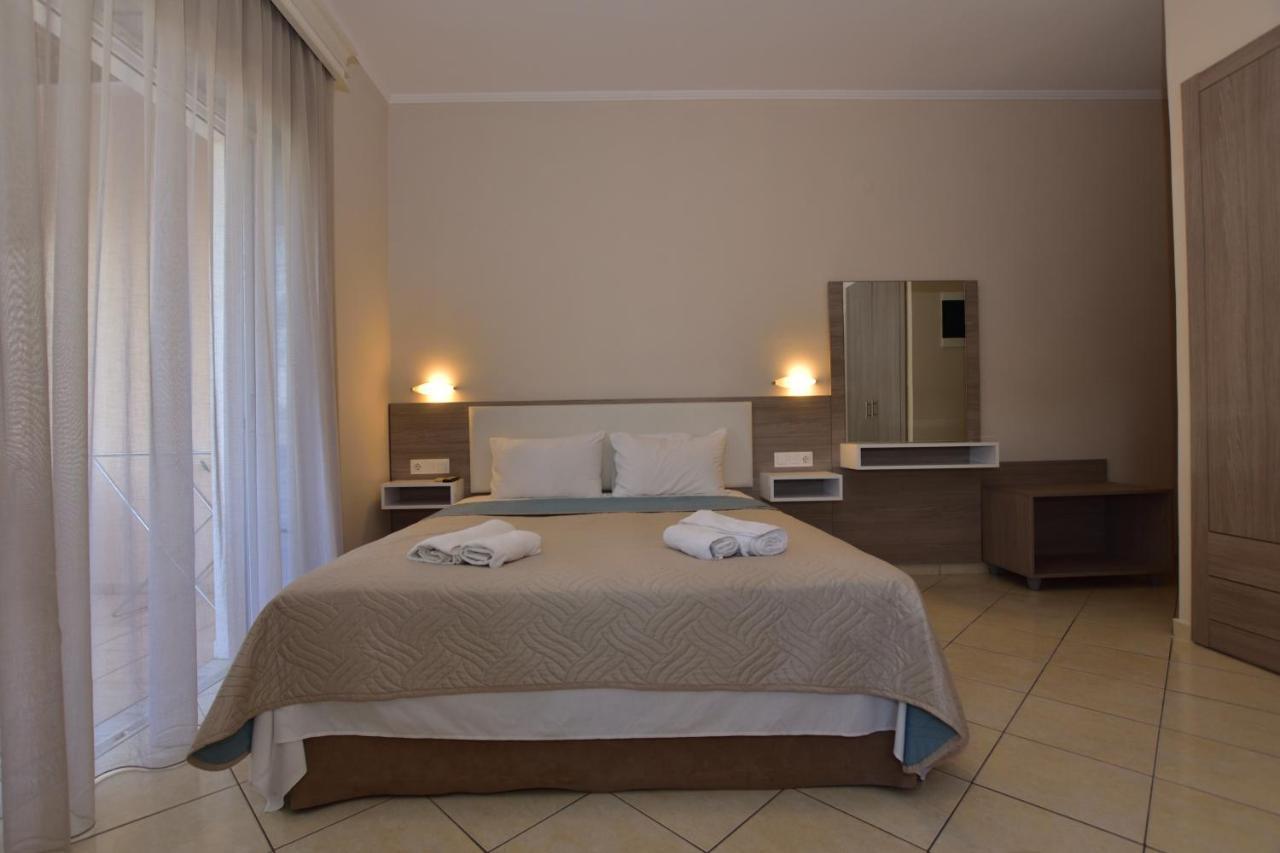 Flisvos Rooms Palaiochora Dış mekan fotoğraf