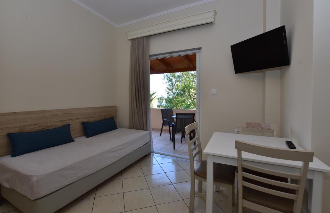 Flisvos Rooms Palaiochora Dış mekan fotoğraf