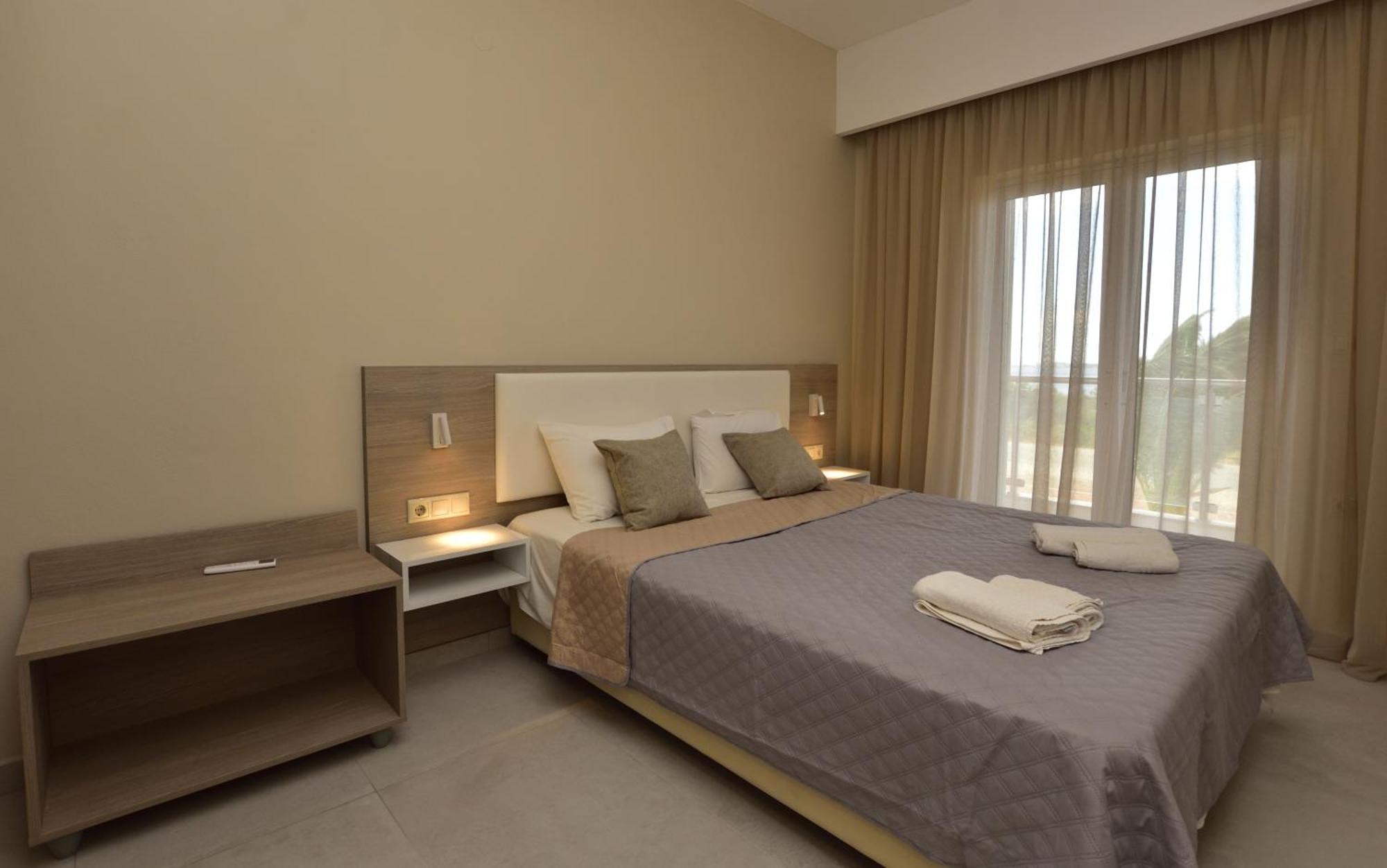Flisvos Rooms Palaiochora Dış mekan fotoğraf