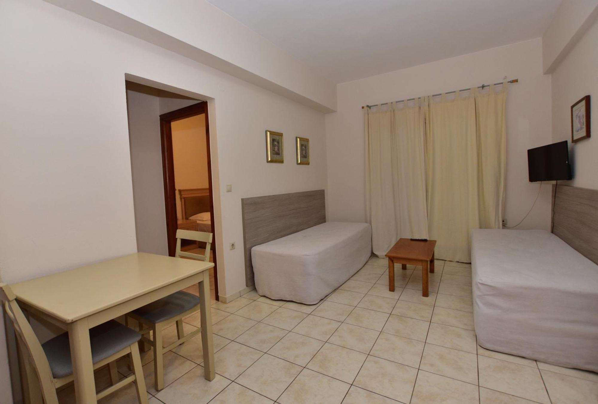 Flisvos Rooms Palaiochora Dış mekan fotoğraf