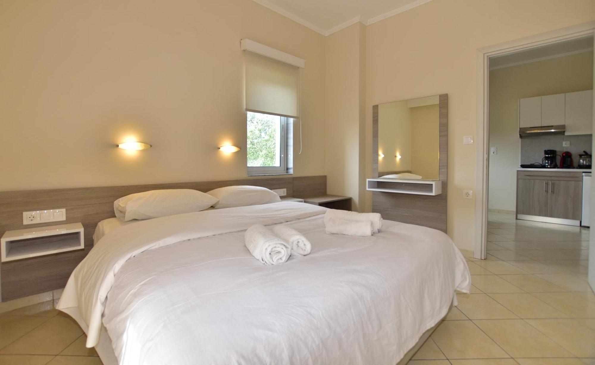 Flisvos Rooms Palaiochora Dış mekan fotoğraf