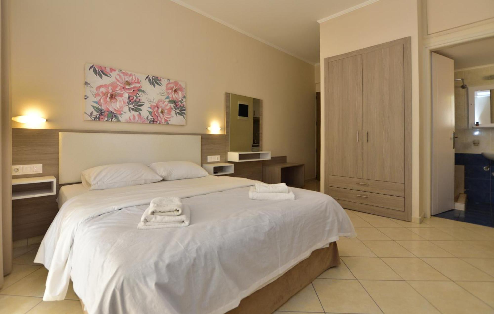 Flisvos Rooms Palaiochora Dış mekan fotoğraf