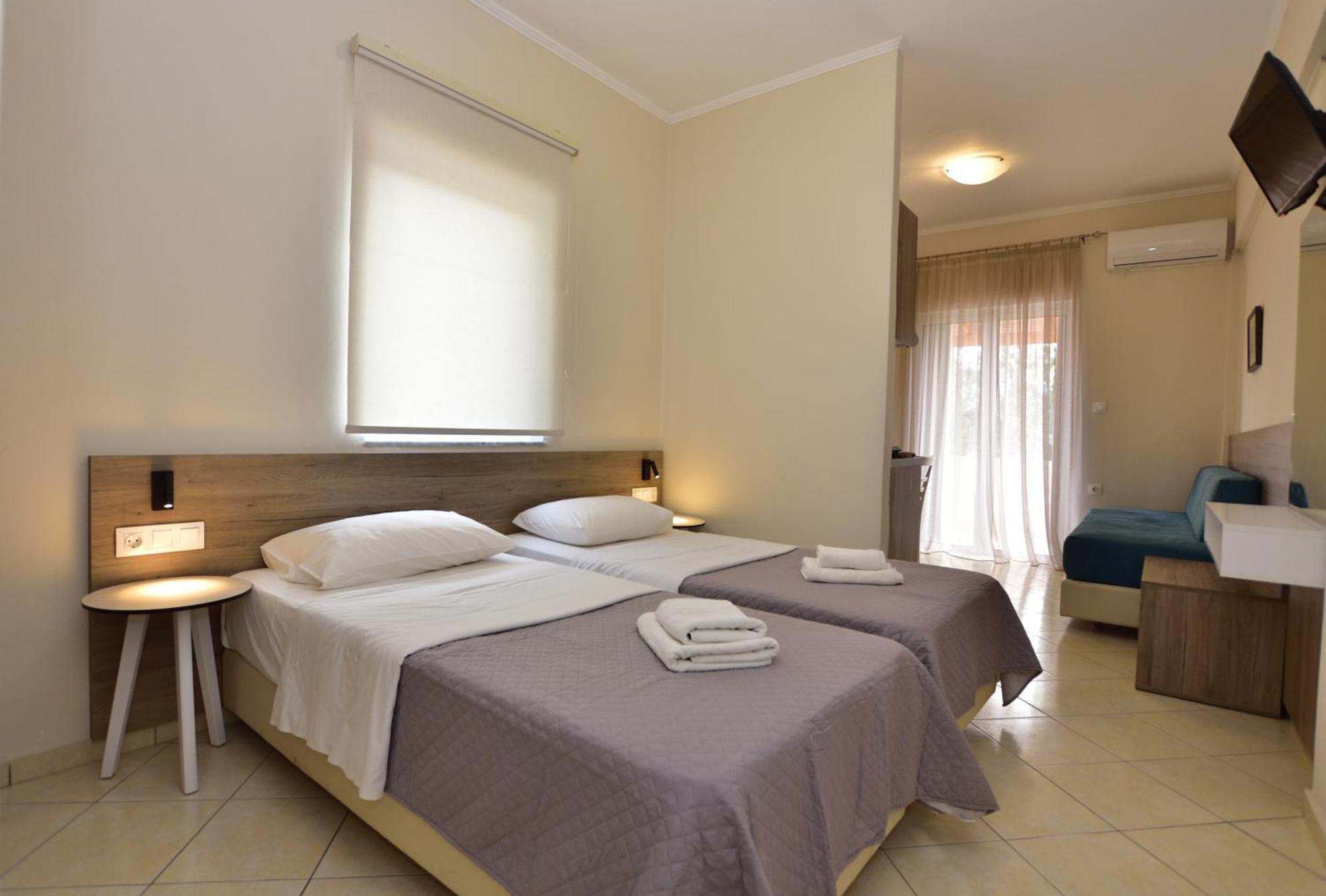 Flisvos Rooms Palaiochora Dış mekan fotoğraf