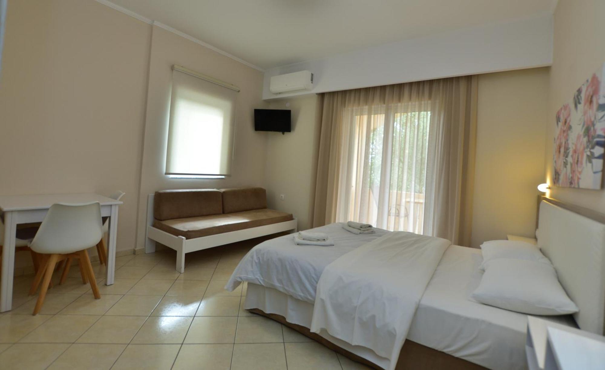 Flisvos Rooms Palaiochora Dış mekan fotoğraf