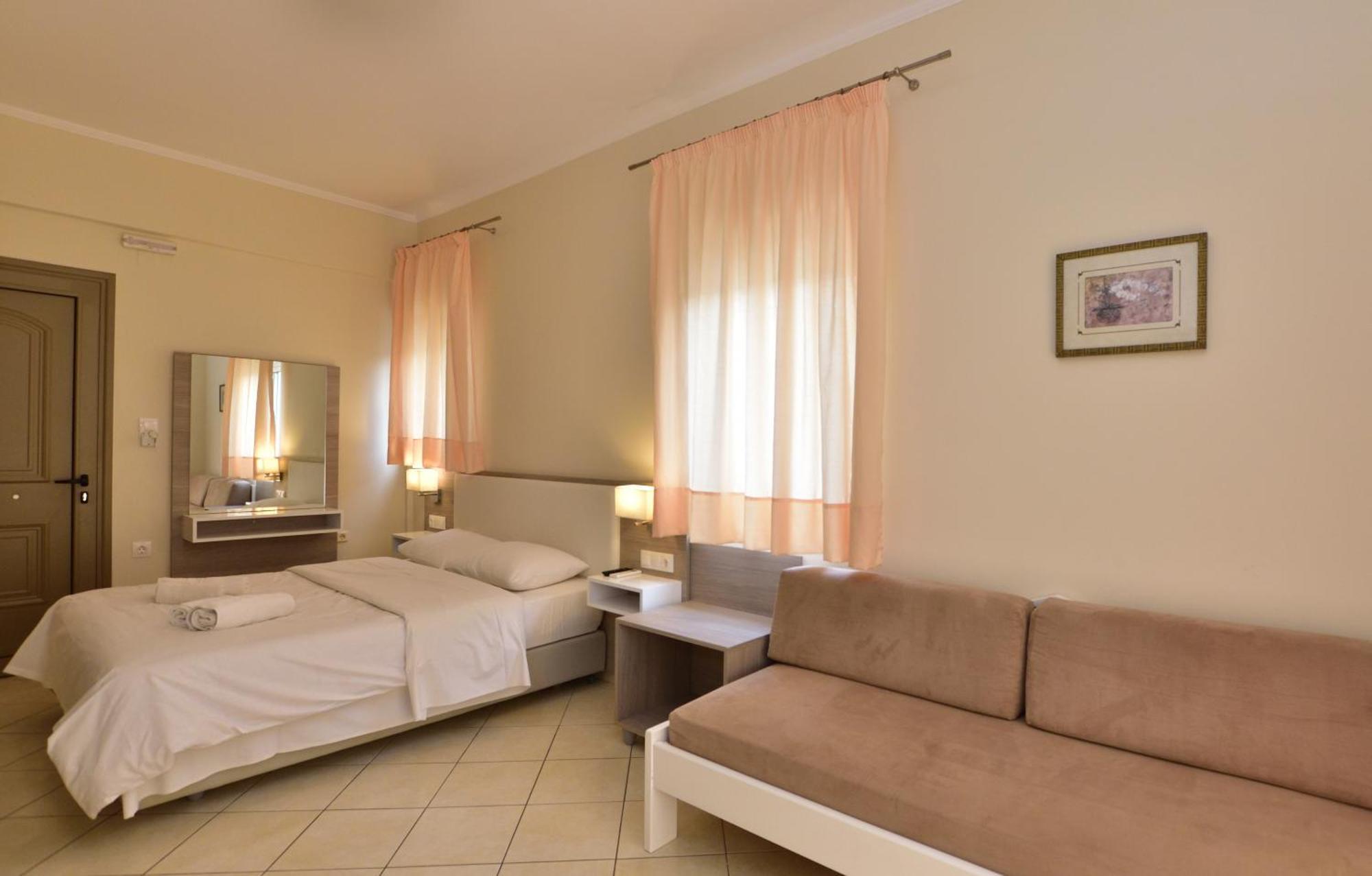 Flisvos Rooms Palaiochora Dış mekan fotoğraf