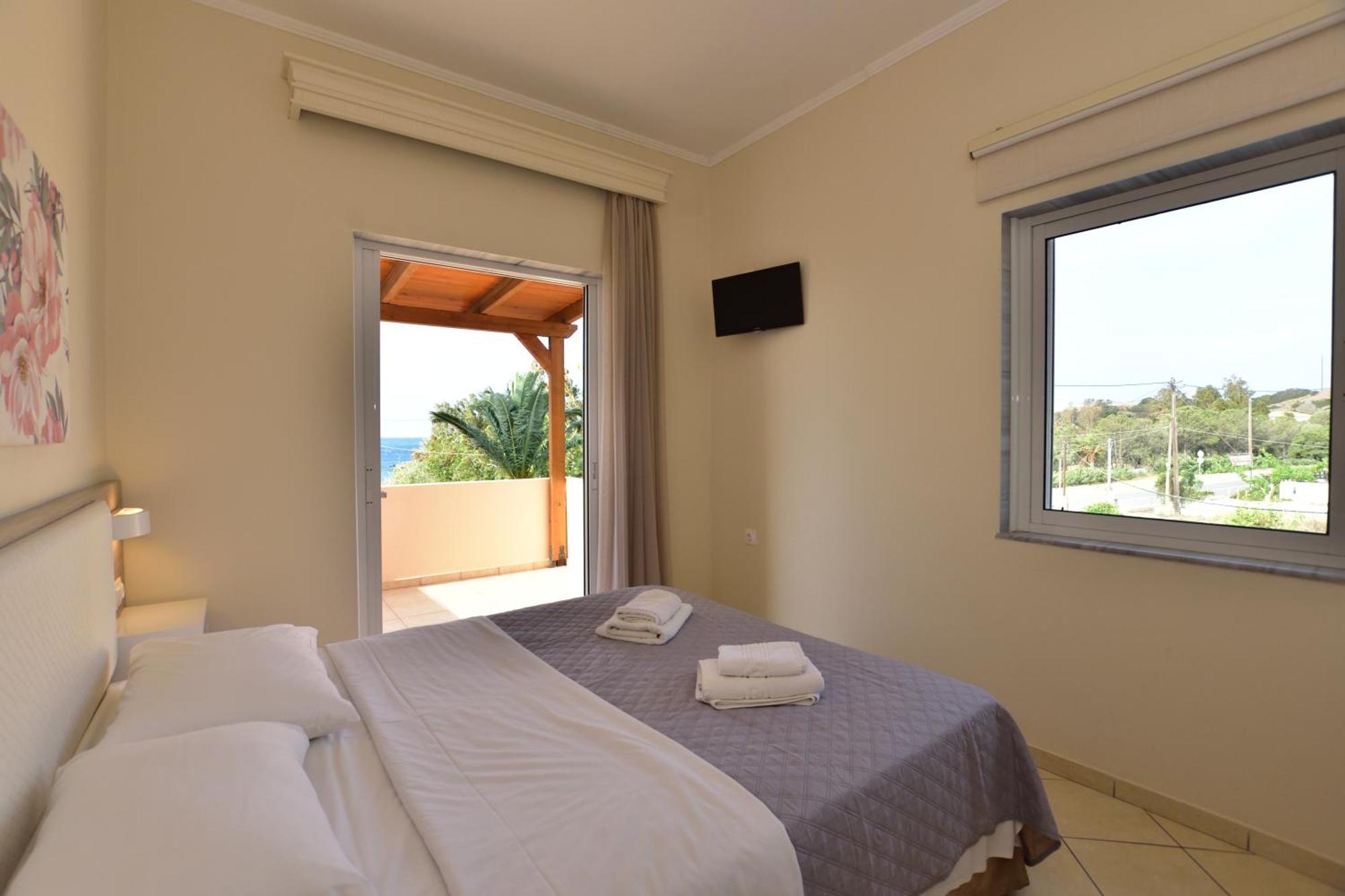 Flisvos Rooms Palaiochora Dış mekan fotoğraf