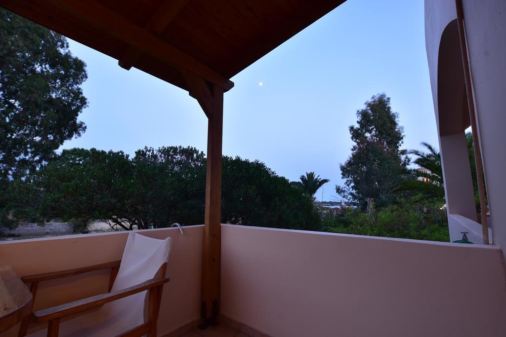 Flisvos Rooms Palaiochora Dış mekan fotoğraf