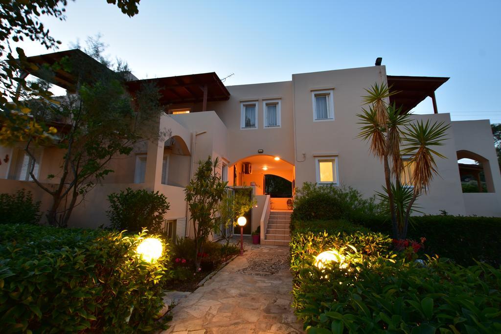 Flisvos Rooms Palaiochora Dış mekan fotoğraf